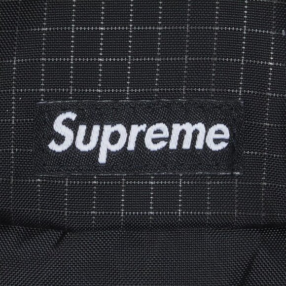 Supreme FW23 3D Logo Waist Bag Black - Picture 3 of 3